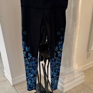 Alo Women's Black and Blue Floral Pants